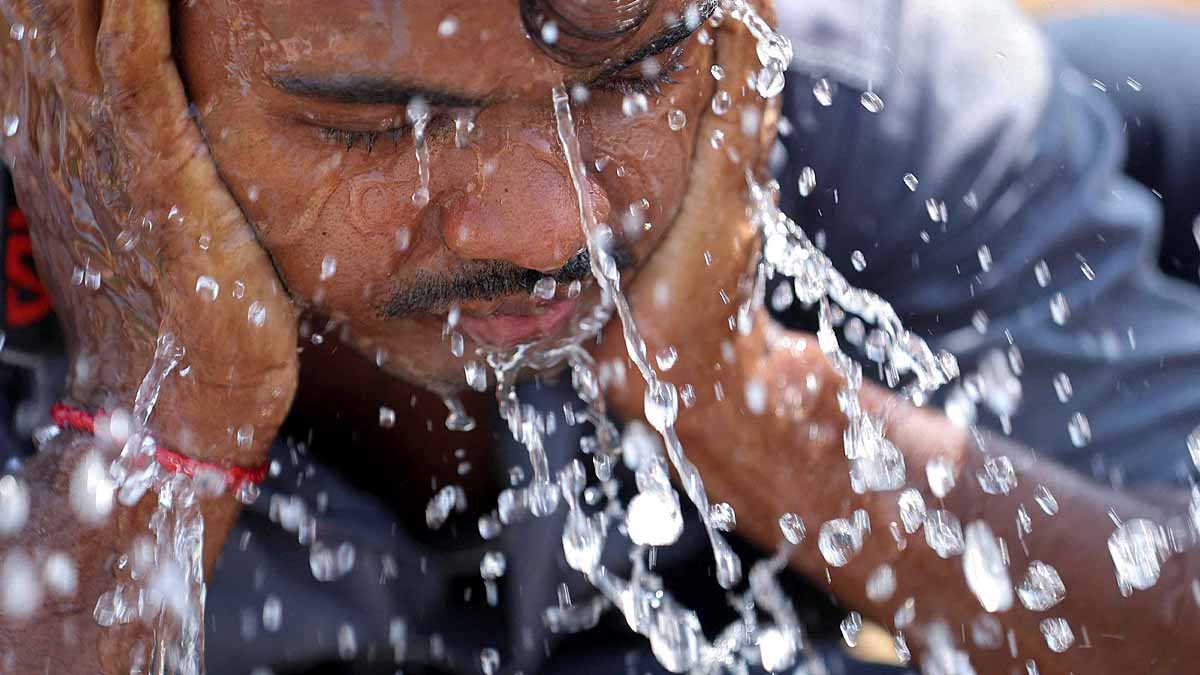 आसमान से आग बरस रही: आज रहा सीजन का सबसे गर्म दिन, आसमान से आग बरस रही: आज रहा सीजन का सबसे गर्म दिन,