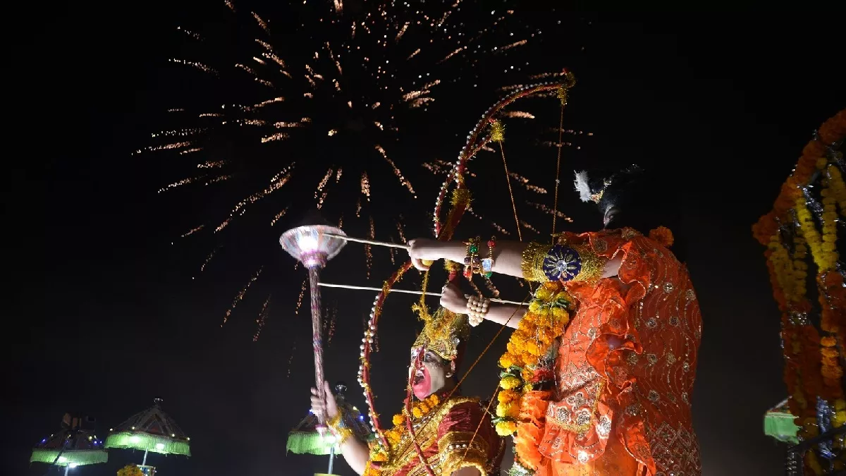 पूरे देश में मशहूर है जबलपुर का पंजाबी दशहरा, नवरात्र और दशहरा में उमड़ता है पूरे देश में मशहूर है जबलपुर का पंजाबी दशहरा, नवरात्र और दशहरा में उमड़ता है