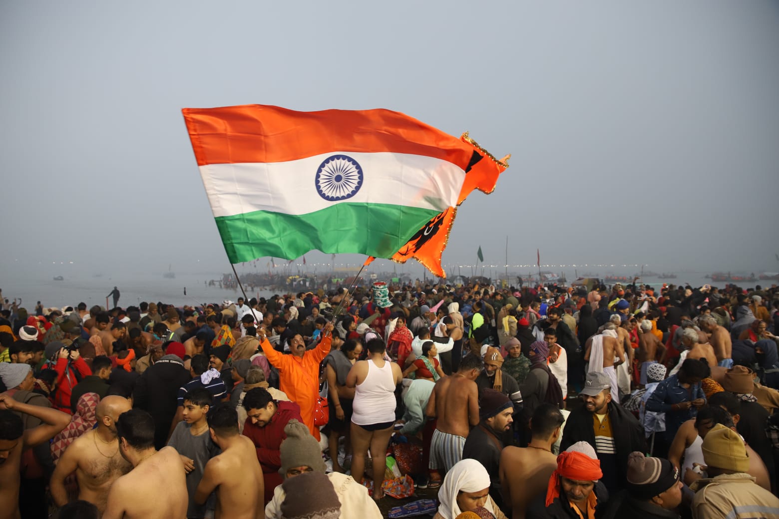 MahaKumbh 2025: संगम तट पर उमड़ा श्रद्धालुओं का सैलाब, 9.30 बजे तक 60 लाख से ज्यादा लोगों ने किया स्नान; PHOTOS MahaKumbh 2025: संगम तट पर उमड़ा श्रद्धालुओं का सैलाब, 9.30 बजे तक 60 लाख से ज्यादा लोगों ने किया स्नान; PHOTOS