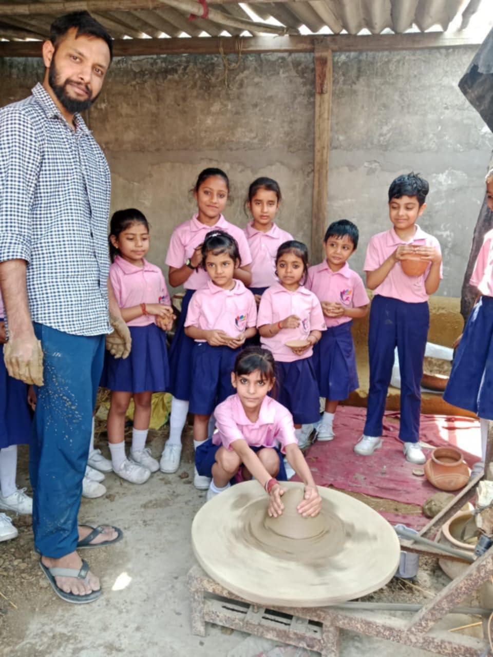 आदर्श पब्लिक स्कूल में मनाया गया अंतर्राष्ट्रीय मूर्ति कला दिवस आदर्श पब्लिक स्कूल में मनाया गया अंतर्राष्ट्रीय मूर्ति कला दिवस