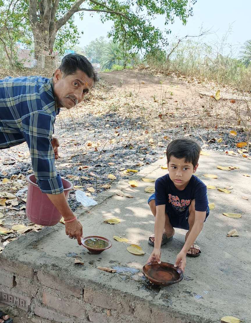 सर्वधर्म सेवा समिति ने प्रतिदिन पक्षियों को 'दाना पानी'' की व्यवस्था करी सर्वधर्म सेवा समिति ने प्रतिदिन पक्षियों को 'दाना पानी'' की व्यवस्था करी