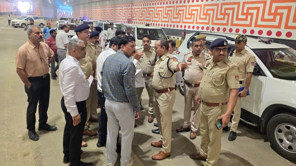 गुरुग्राम से दिल्ली एयरपोर्ट जाना आसान, तीन-तीन घंटे खुलेगी द्वारका एक्सप्रेसवे की टनल; ये होगी टाइमिंग गुरुग्राम से दिल्ली एयरपोर्ट जाना आसान, तीन-तीन घंटे खुलेगी द्वारका एक्सप्रेसवे की टनल; ये होगी टाइमिंग