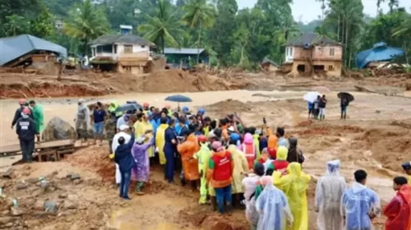 वॉयनान लैंडलीडस:- मौत के मुंह से निकले चार लोग, सेना ने हेलीकॉप्टर की मदद से बचाया; 300 से ज्यादा की गई जान