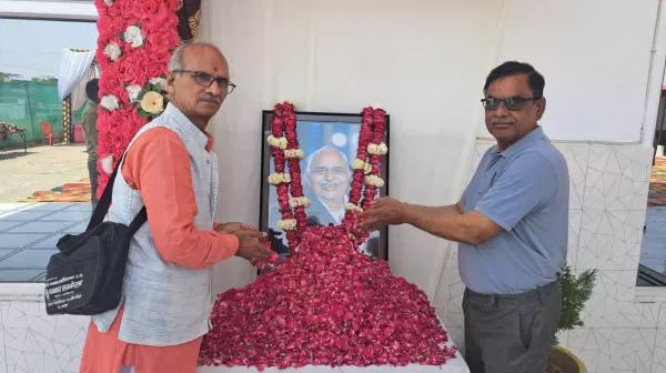 सॅघर्ष संपर्क एवं संवाद से ही संगठन मजबूत होता है - ग्रामीण पत्रकारो के हितो के लिये समर्पित थे: श्रवण कुमार द्विवेदी,देवी प्रसाद गुप्ता   