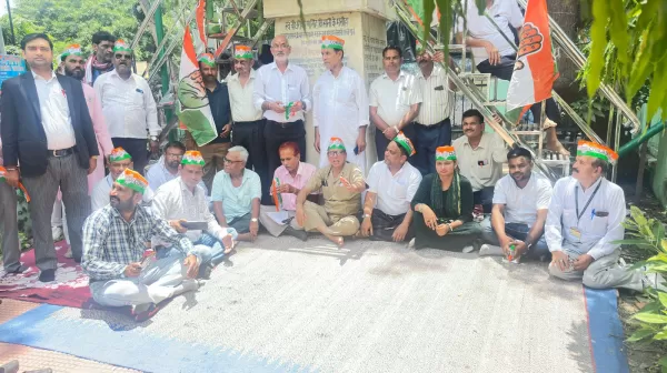 महानगर कांग्रेस पार्टी ने DM के माध्यम से किसानों की समस्या को लेकर महामहिम राज्यपाल को दिया ज्ञापन