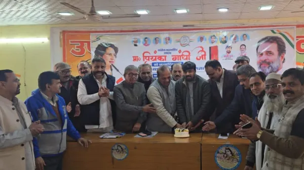 बरेली कांग्रेस पार्टी ने राष्ट्रीय महासचिव प्रियंका गांधी का जन्मदिन  